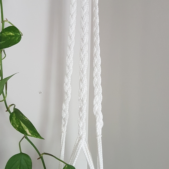 Vintage Macrame Plant Hanger - Picture 3 of 3